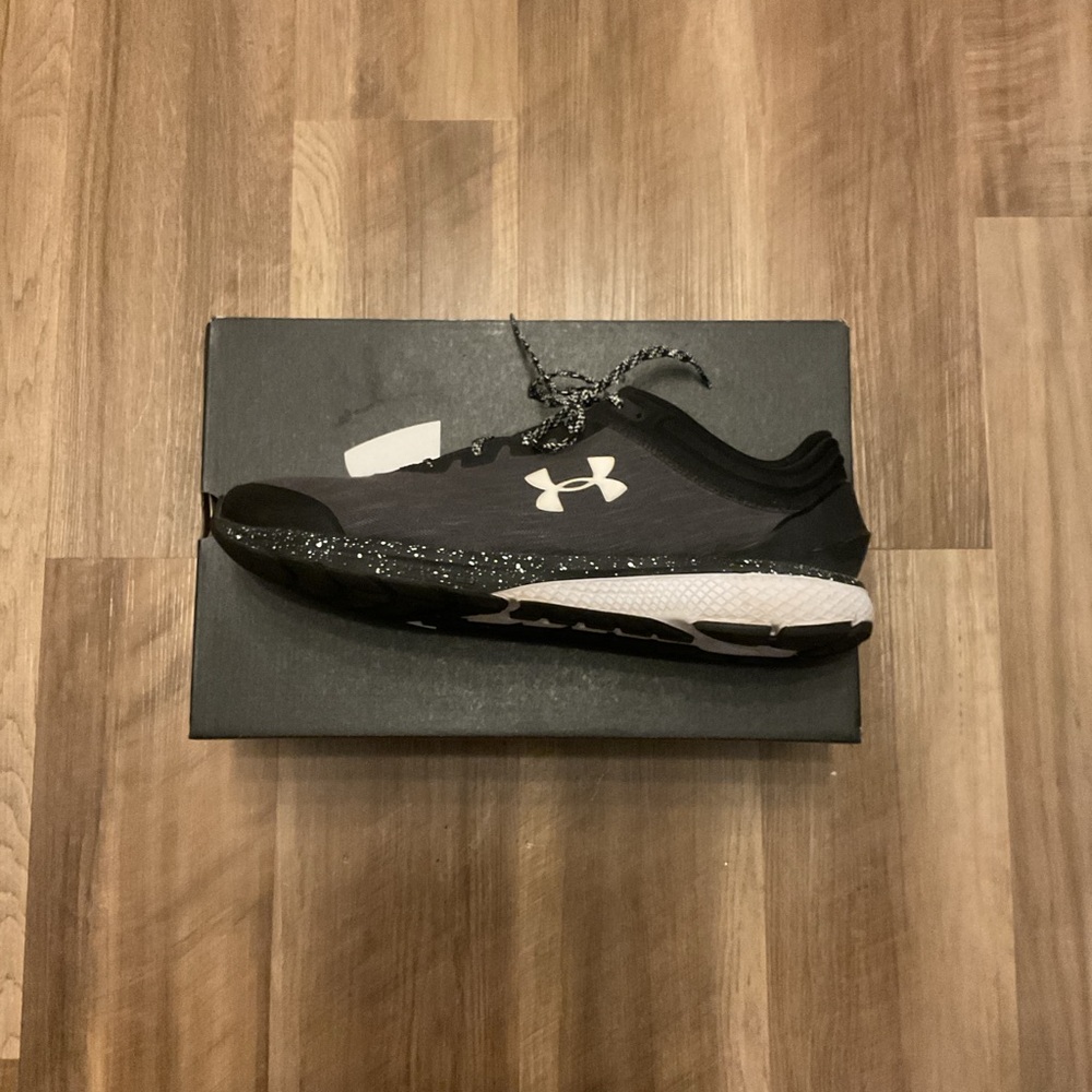 Under Armour Men's Black and White Athletic Shoes